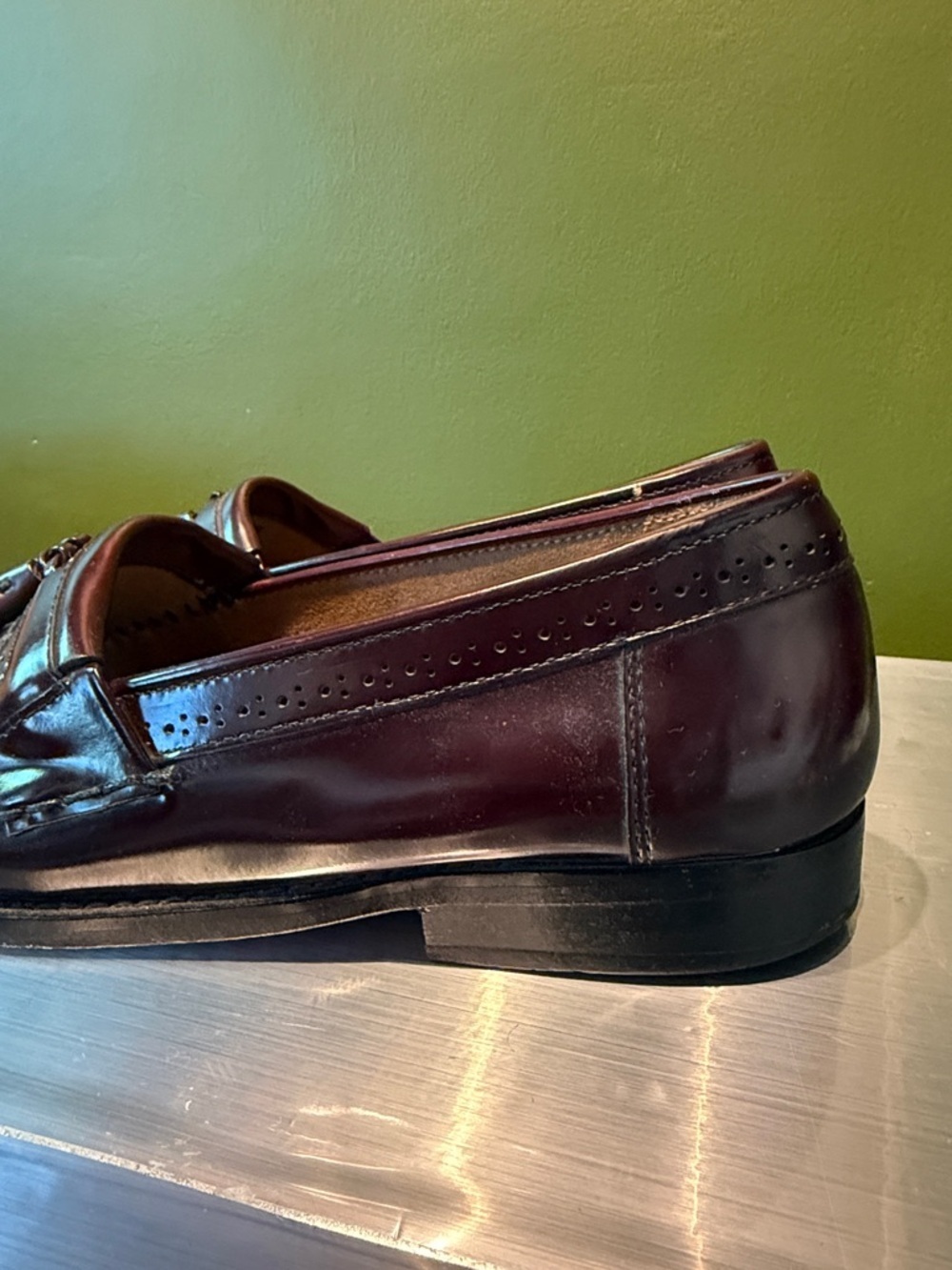 Men's Weejuns Tassel Penny Loafers in Burgundy - Picture 3 of 10
